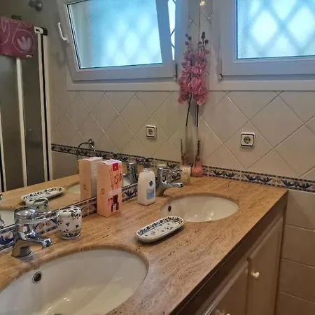 Salgas Country house